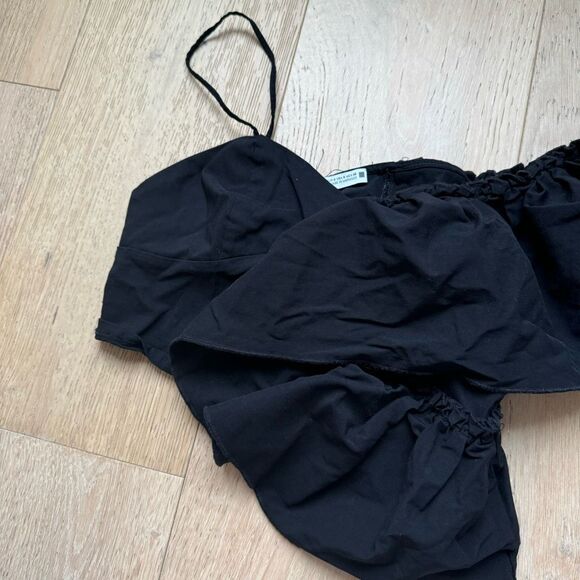 $5/$25 Zara Black Ruffle One Shoulder Crop Top Size Small blouse Fun Feminine - Picture 2 of 6